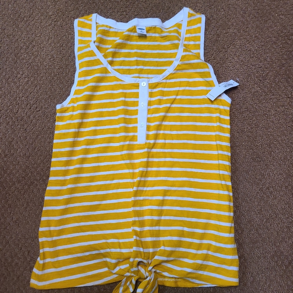 Womens sleeveless shirt